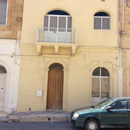 Butts Inn Annex Dormitory Hostel Ghajn il-Kbira  エクステリア 写真