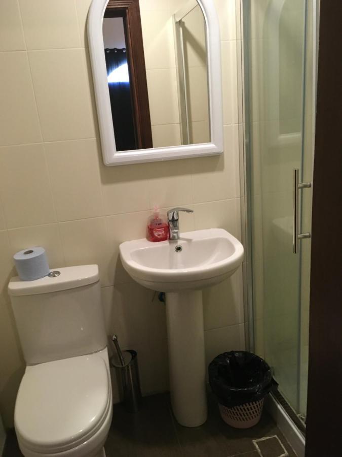 Butts Inn Annex Dormitory Hostel Ghajn il-Kbira  エクステリア 写真